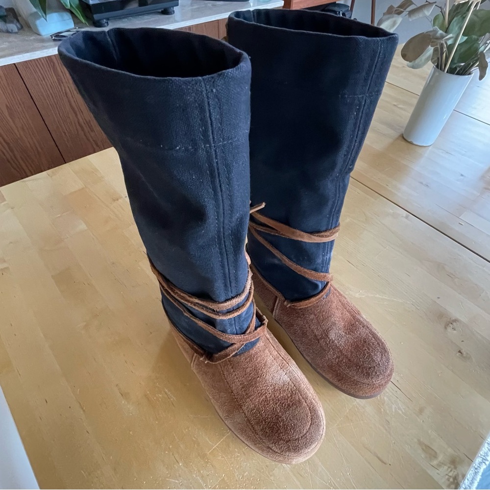 Steger Mukluks - Ladies 9 - Traditional Brown Moosehide Leather Canvas Boots